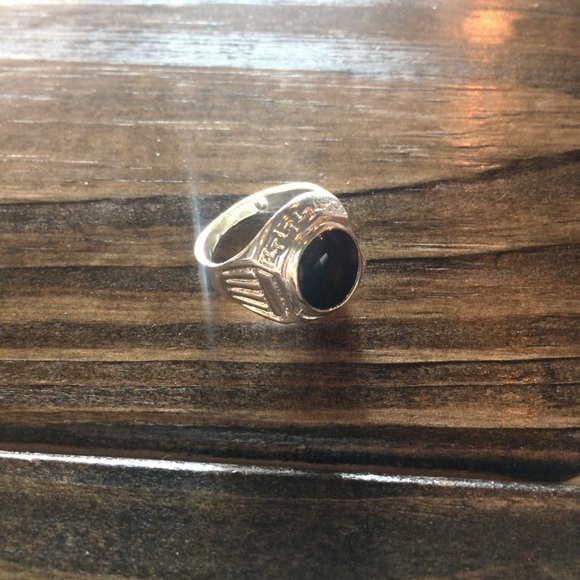 Other - *SOLD* NWOT Silvertone Faux Black onyx ring
